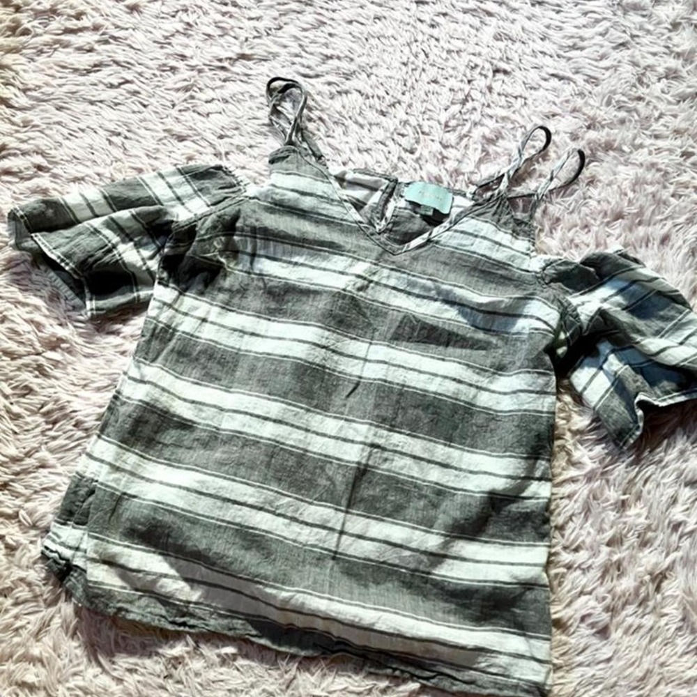 Beachy Minimlaist Preppy Hamptons Resort‎ Vacation Cold Shoulder Top Womens M